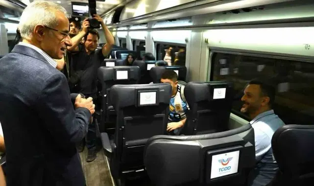 Ulaştırma ve Altyapı Bakanlığından öğretmenlere, 'Öğretmenler Günü' sürprizi