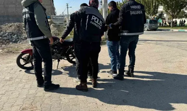 Narkotik suçlardan hüküm giymiş 3 kişi yakalandı