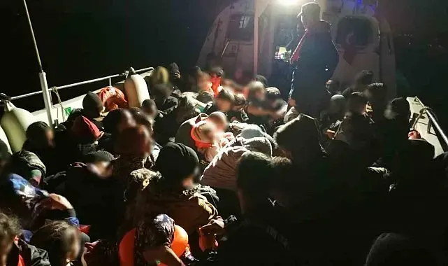 Bozcaada açıklarında 69 kaçak göçmen yakalandı