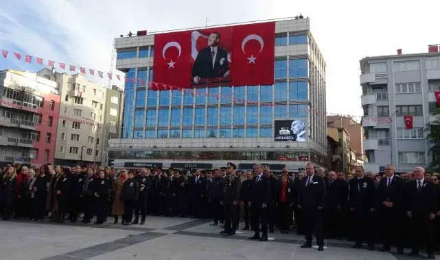 Atatürk, vefatının 86. yıldönümünde Uşak'ta anıldı