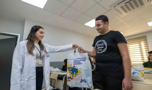 Mersin'de öğrencilere ücretsiz kaynak kitabı desteği