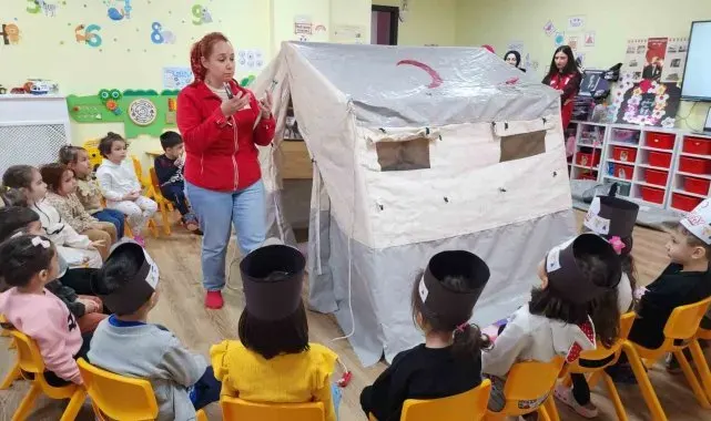 Minikler çadır kurmayı öğrendi Kızılay'ı tanıdılar