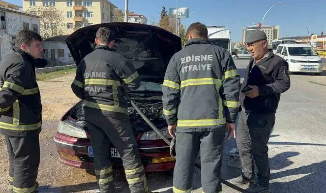 Edirne'de alev alan otomobilini gözyaşlarıyla izlediler