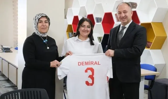 Hayranı olduğu Merih'in formasını 'Yurtlig'den kazandı