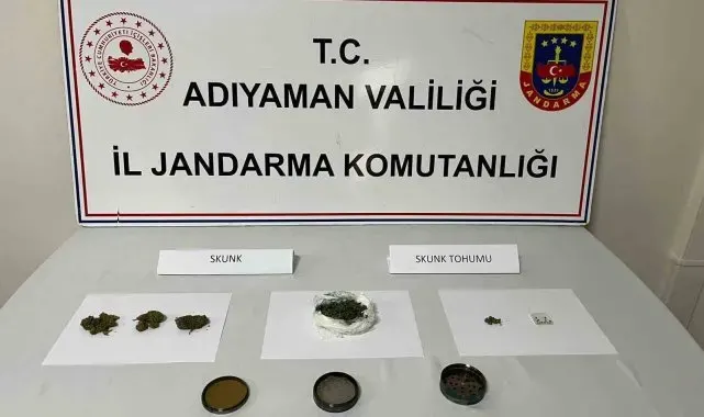 Şüpheli şahsın aracından uyuşturucu ele geçirildi