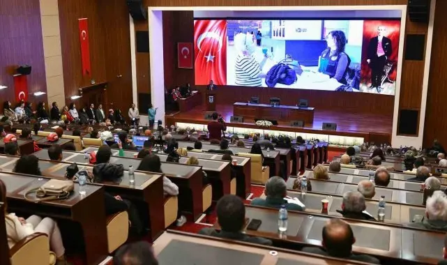 Ankara Büyükşehir'den internet bağımlılığına dikkat çeken panel