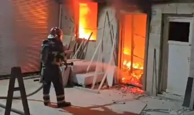Mermerciler sitesindeki yangın söndürüldü