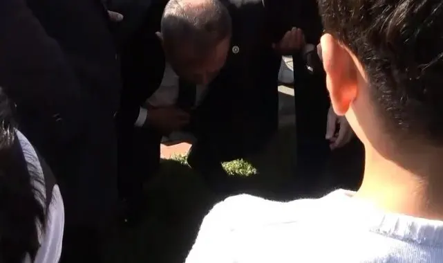 CHP Genel Başkan Yardımcısı Zeybek, Batman'da açıklama sonrası baygınlık geçirdi