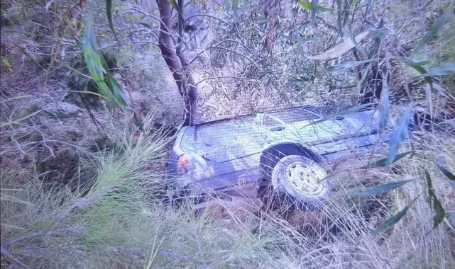 Manavgat'ta şarampole devrilen araç sürücüsü yaralandı