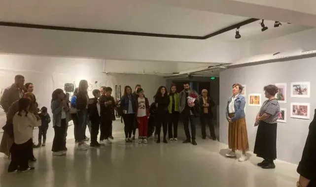 Çocuk sanatçıların eserleri Teneffüs'te sergileniyor