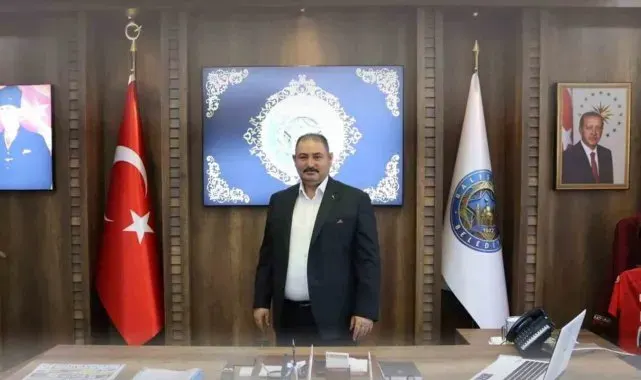 Belediye başkanı ve şoförünü işe alınmadığı için öldürmüş