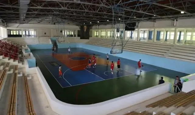 Emektar spor salonu kapılarını kapattı