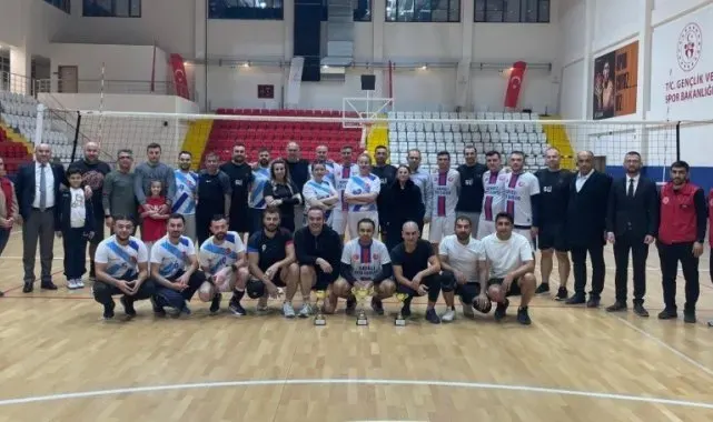Tavşanlı'da Voleybol Turnuvası