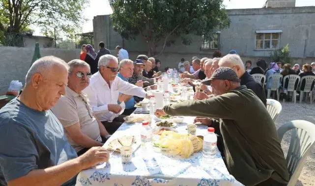 Polis okulundan mezun olan emekli polisler 40 yıl sonra Adana'da buluştu