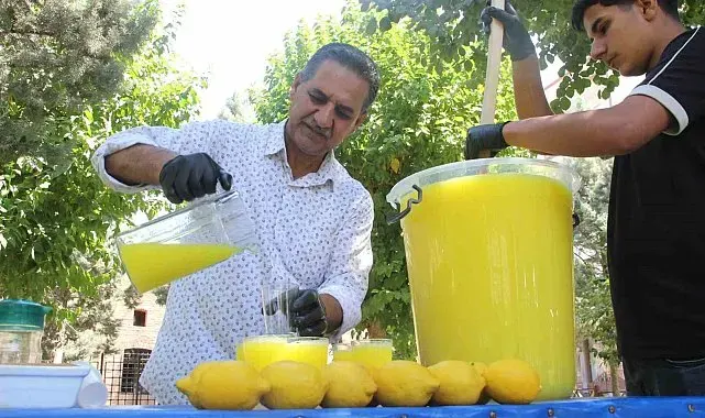 Cizre'de yaz aylarının serinleten lezzeti: Cizre limonatası