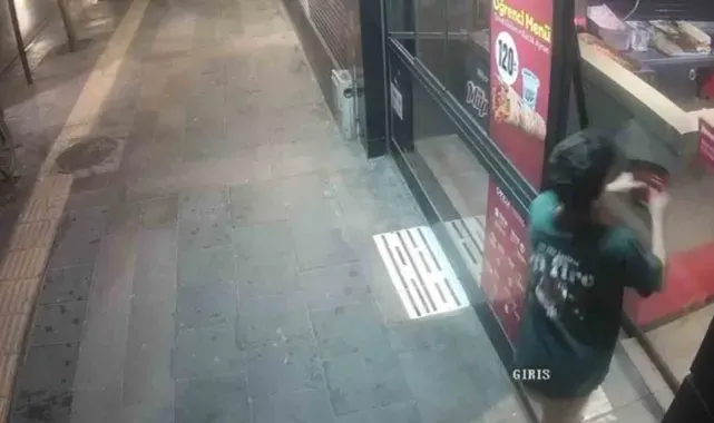 Dükkanın kapısını görmedi, kafasını çarptı