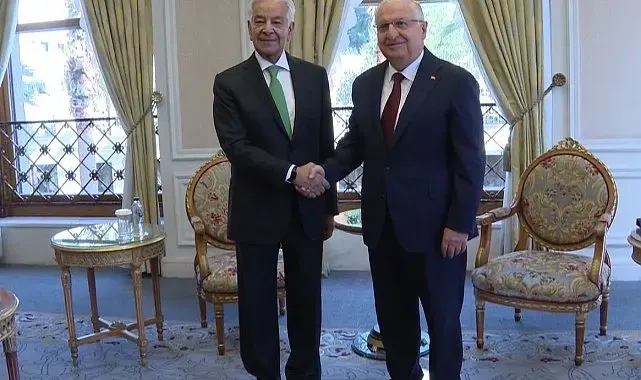 Milli Savunma Bakanı Yaşar Güler ile Pakistan Savunma Bakanı Khawaja Muhammad Asi görüştü
