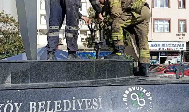 Arnavutköy'de bir çocuk düşürdüğü parasını almak için girdiği anıtta mahsur kaldı