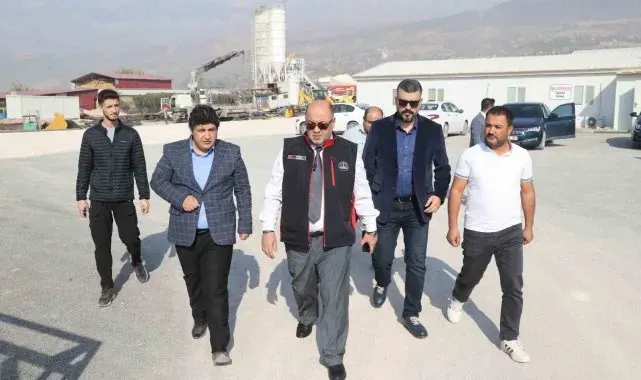 Başkan Akpınar, Çağlayancerit yolunda incelemelerde bulundu