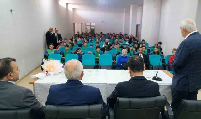 İlk Meslek Tanıtım Toplantısı Şehit Mehmet Erdoğan Ortaokulu'nda yapıldı