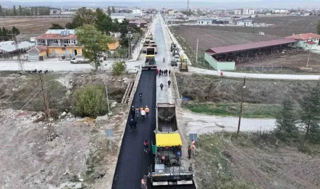 Alaca'da asfalt kaplamalar yenileniyor