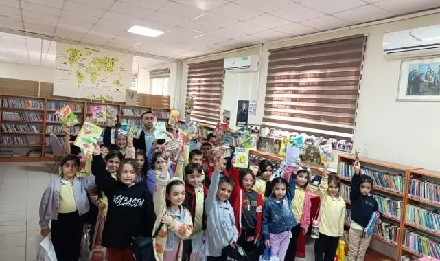 Gölbaşı'nda öğrenciler kütüphaneyi gezdi