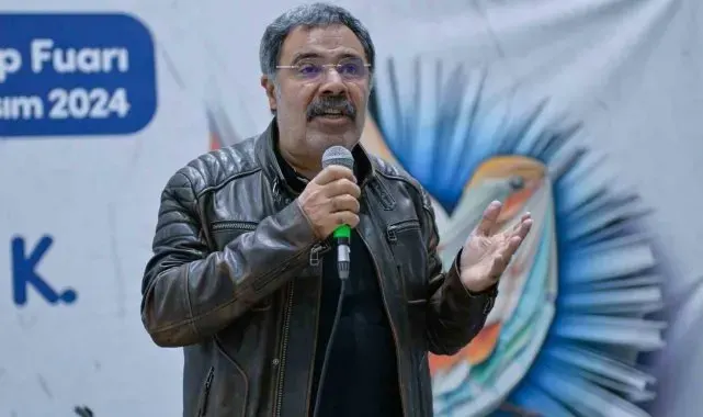 İZKİTAP okurları yazarlarla buluşturmaya devam ediyor