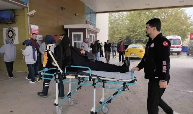 2 otomobil çarpıştı: 2 yaralı
