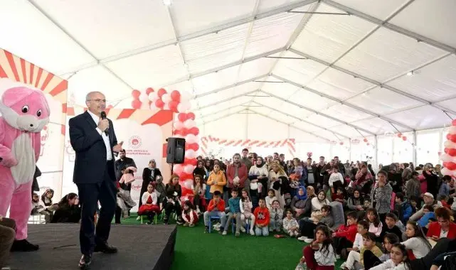 Er, Çocukların neşesine ortak oldu