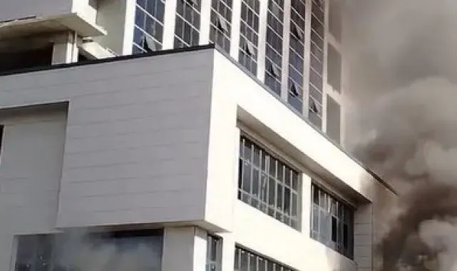 Kahramanmaraş'ta hastane inşaatında korkutan yangın
