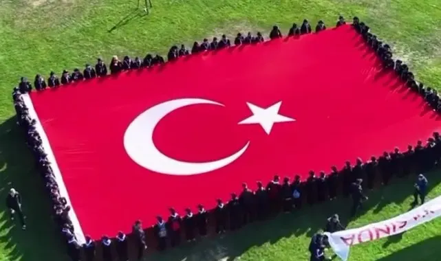 7'den 70'e binlerce kişi Cumhuriyet için koştu