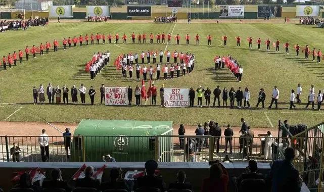 Darıca'da Cumhuriyet'in 101. yılına coşkulu kutlama