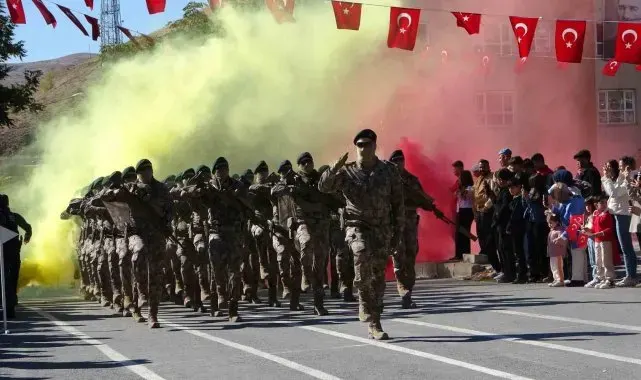 Bitlis'te Cumhuriyet Bayramı coşkusu