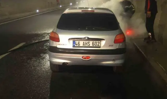 Kahramanmaraş'ta seyir halindeki otomobil yandı
