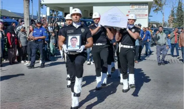 İstanbul'da hayatını kaybeden komiser Adana'da toprağa verildi