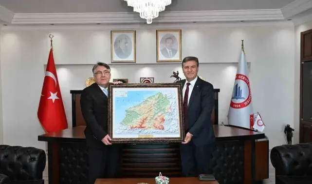 Rektör Özölçer, Harita Genel Müdürü Tümgeneral Osman Alp'i makamında kabul etti
