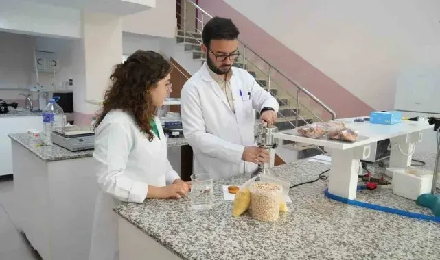 Üniversite öğrencisi termiyeden glütensiz kek üretti