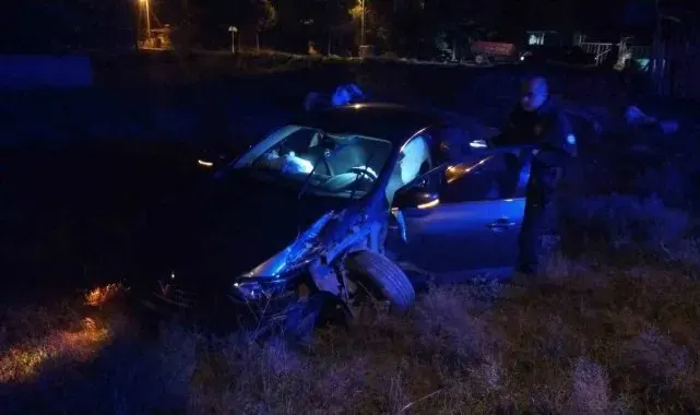 İki otomobil çarpıştı: 1'i polis 2 yaralı