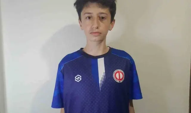 Bilecikli başarılı futbolcu 3. Lig'e transfer oldu