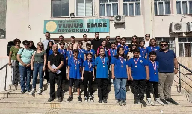 Köyceğiz'de kan bağışına destek veren öğrenciler madalyalarını aldı