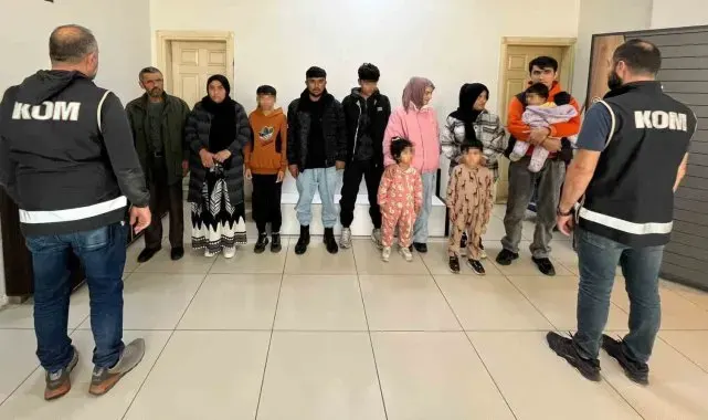 Balıkesir'de 11 düzensiz göçmen ve 2 organizatör yakalandı