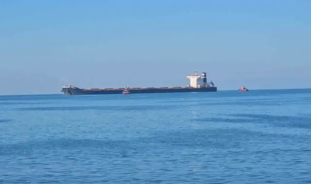 Zonguldak'ta yük gemisi karaya oturdu