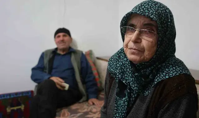 Yaşlı çifti 'sarraf soymuşsunuz' diye korkutup 400 bin lira dolandırdı