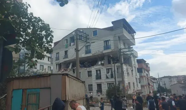 Gebze'de bir binada patlama meydana geldi