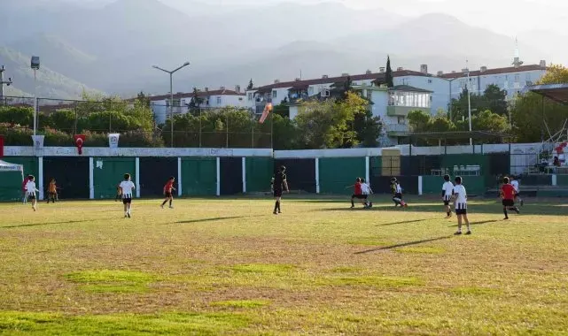 Başkan Çavuşoğlu; "29 Ekim coşkusunu futbol ile yaşıyoruz"