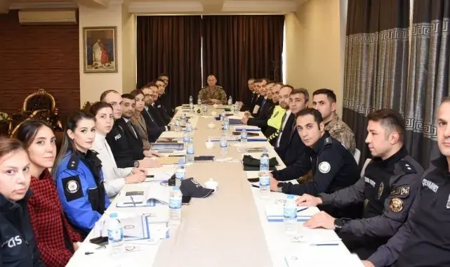 Emniyet Müdürü Baybaba, şube müdürleriyle toplantı yaptı