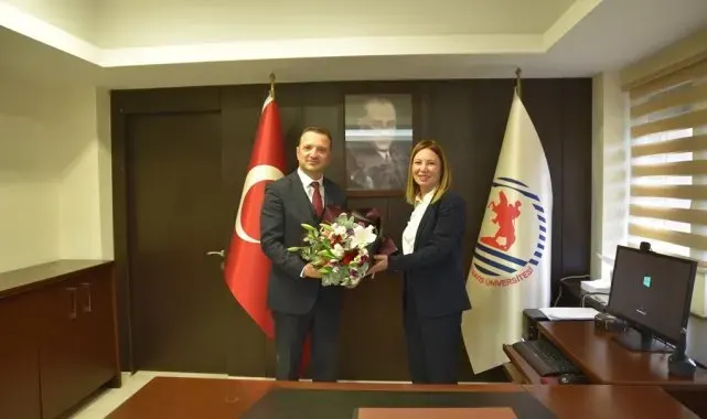OMÜ İlahiyat Fakültesi Dekanlığı'nda görev değişimi